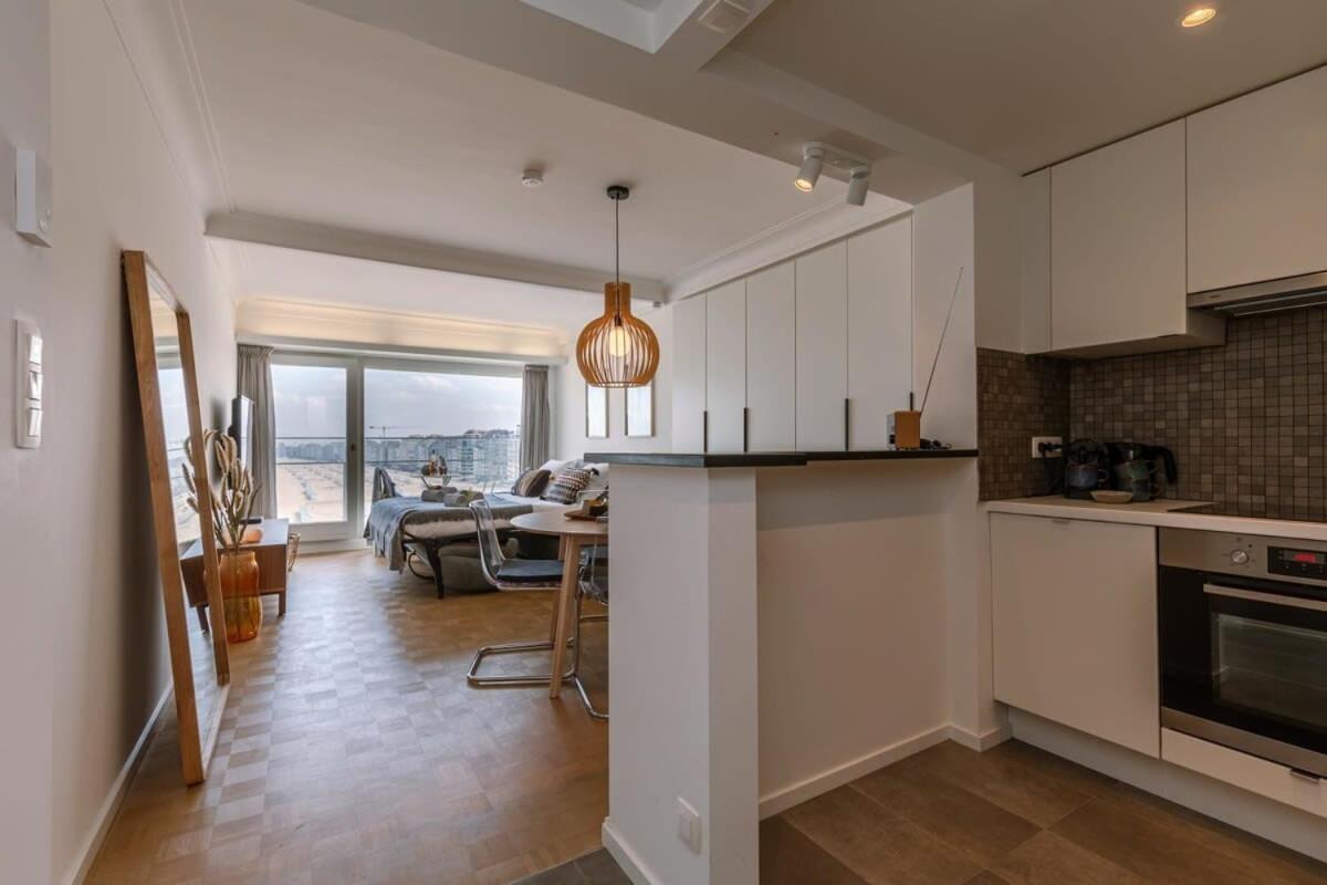 Апартаменты Stunning Studio With Sea-View And Terrace Кнокке-Хейст Экстерьер фото
