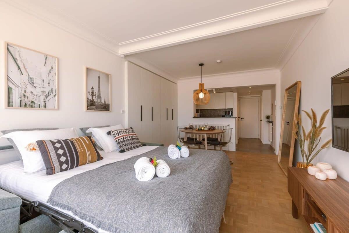 Апартаменты Stunning Studio With Sea-View And Terrace Кнокке-Хейст Экстерьер фото